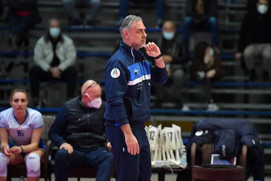 Il coach dell'Hermaea Olbia Dino Guadalupi (foto Luigi Canu)
