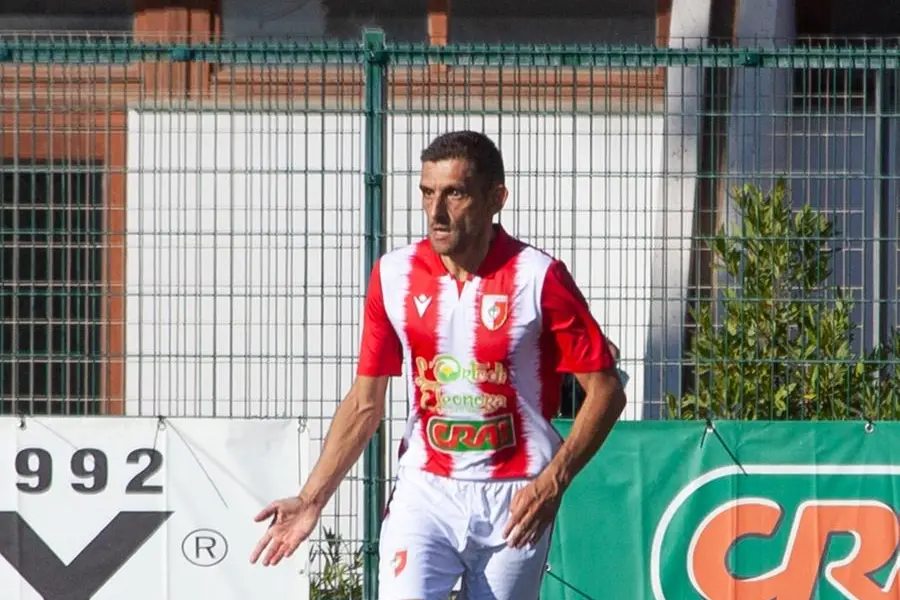 Bruno Frongia, 39 anni, difensore della Tharros (foto concessa da Virgilio Alfano)