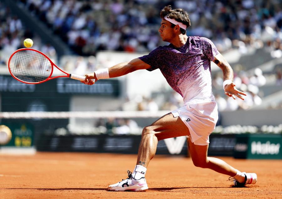 Roland Garros, Cobolli piega in quattro set lo statunitense Svajda e vola ai quarti di finale