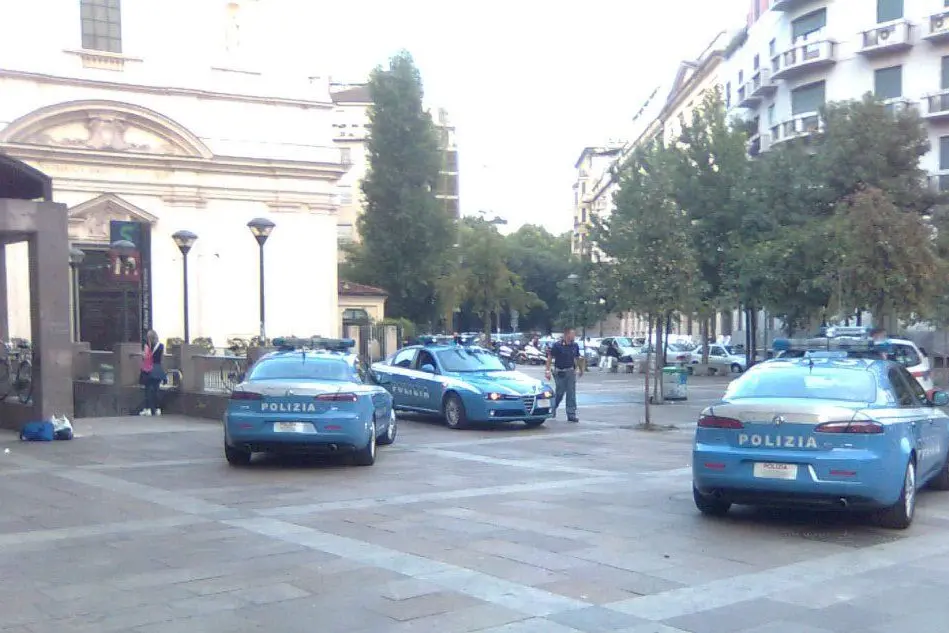 La polizia in Porta Venezia, Milano (foto simbolo)