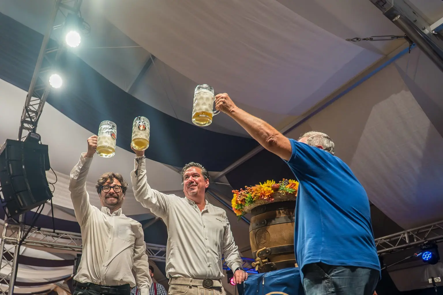 Un brindisi all'Oktoberfest Sardegna di Alghero