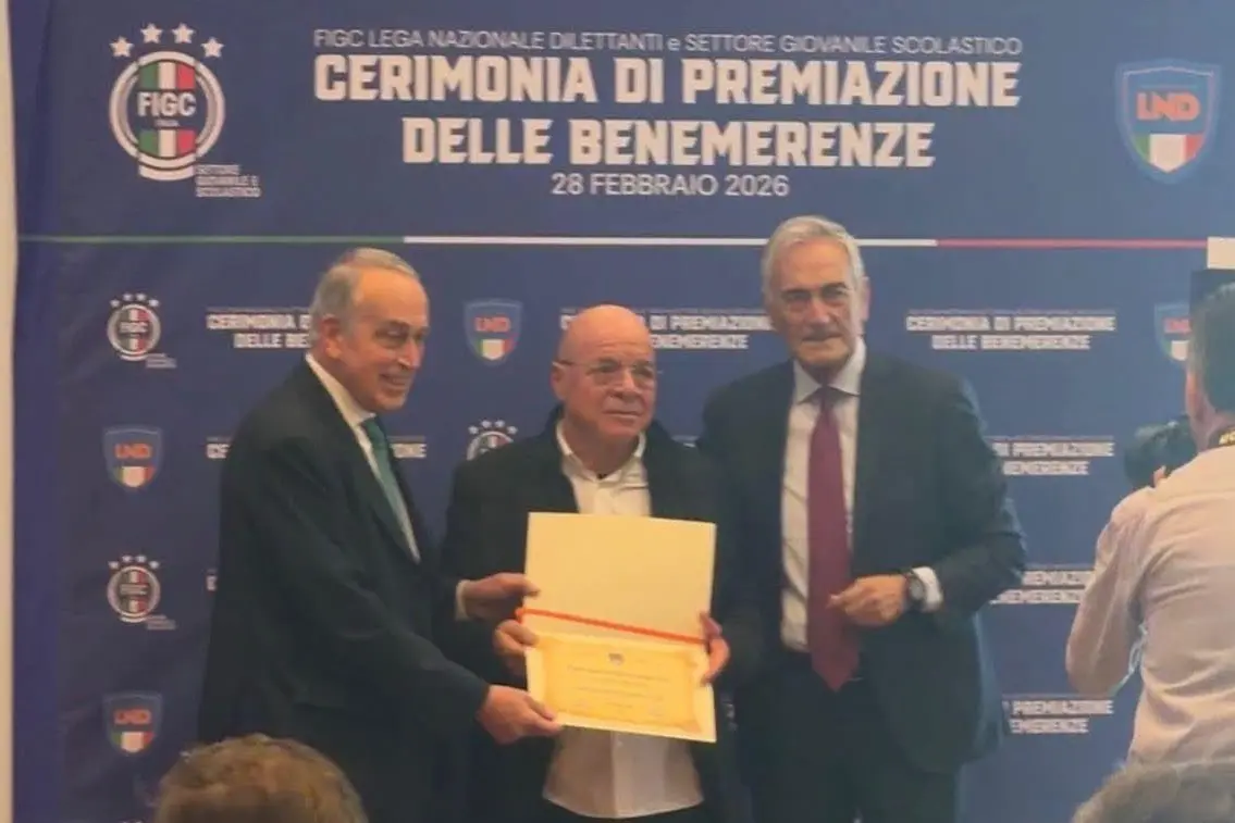 Il presidente Cuccu riceve l'attestato di Benemerenza a Roma