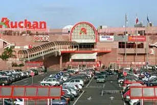 Auchan, Pirri