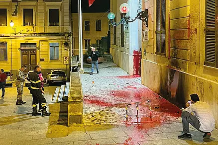 Le conseguenze della manifestazione in via Torino a Cagliari (L'Unione sarda)
