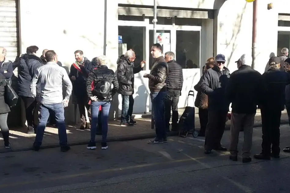 Il sit-in a Domusnovas (foto Simone Farris)