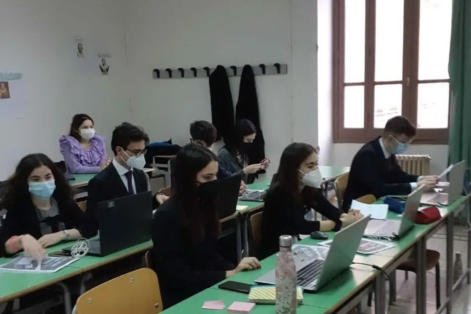 Gli studenti del Liceo Azuni (foto concessa)