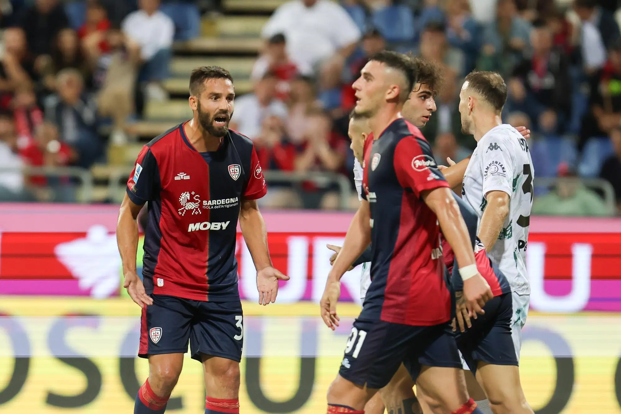 Leonardo Pavoletti in Cagliari-Empoli (a sinistra, foto Fabio Murru)