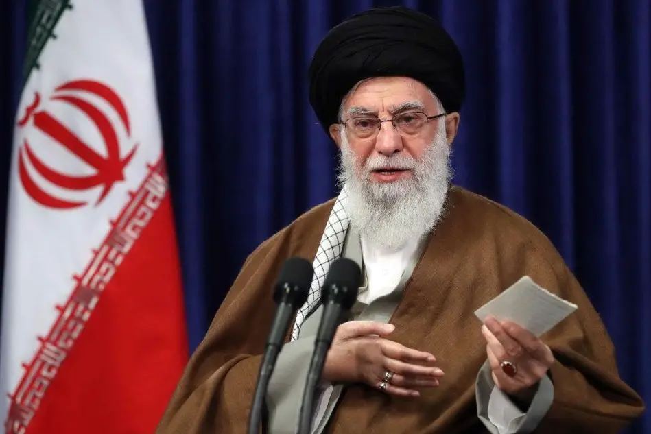 La guida iraniana Ali Khamenei (foto via Ansa)