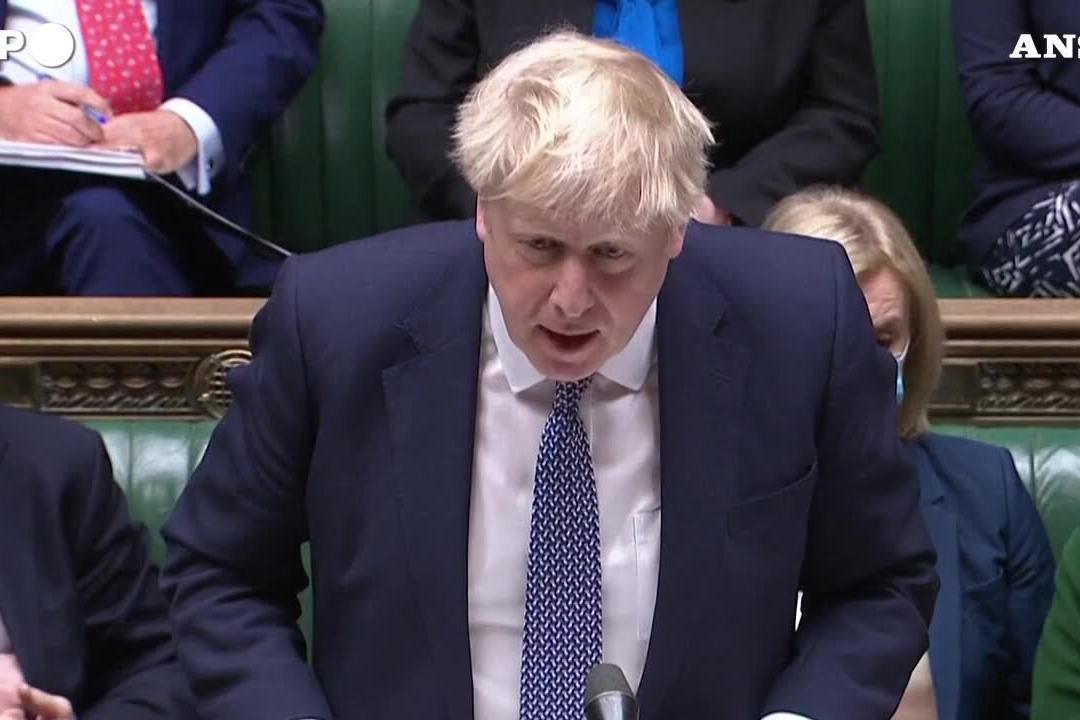 Partygate, Boris Johnson si scusa ma è spettro dimissioni