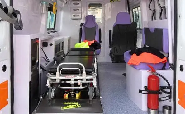 Il conducente viene ricoverato all'ospedale San Francesco di Nuoro: aveva bevuto