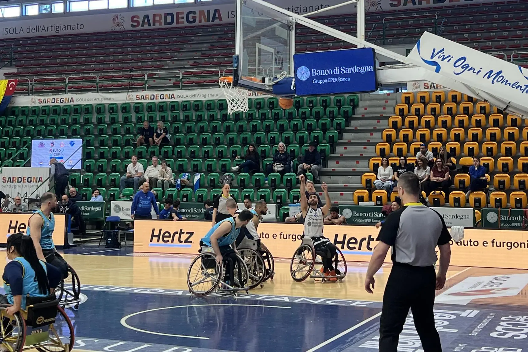 Un attacco della Dinamo Lab con Papi al tiro (foto G. Marras)