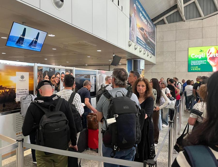 Aeroporto, tensione alle stelle Licenziati due sindacalisti