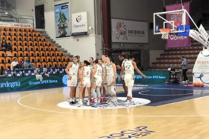 La Dinamo Women non è riuscita a contrastare la capolista Schio (foto G. Marras)