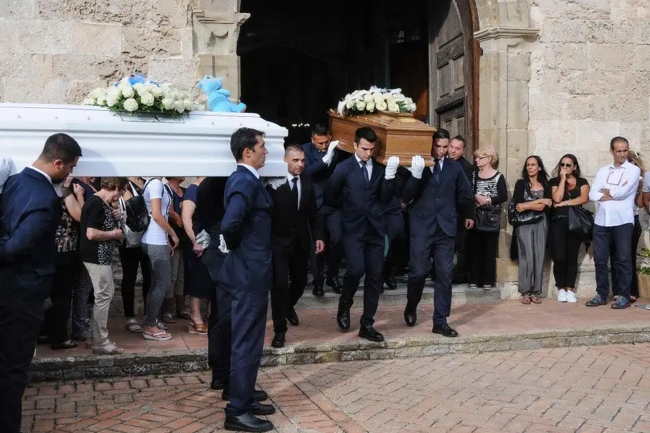 I funerali a Mandas (foto Angelo Cucca)