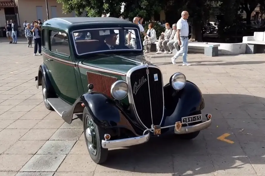 Un'auto d'epoca