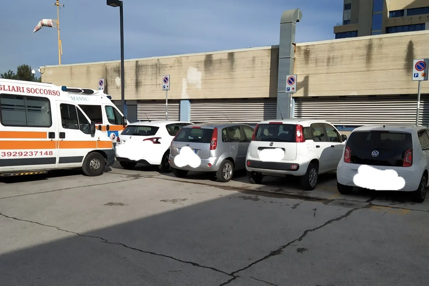 Interrogazione sulla sosta selvaggia negli ospedali, non solo di Cagliari (L'Unione Sarda)