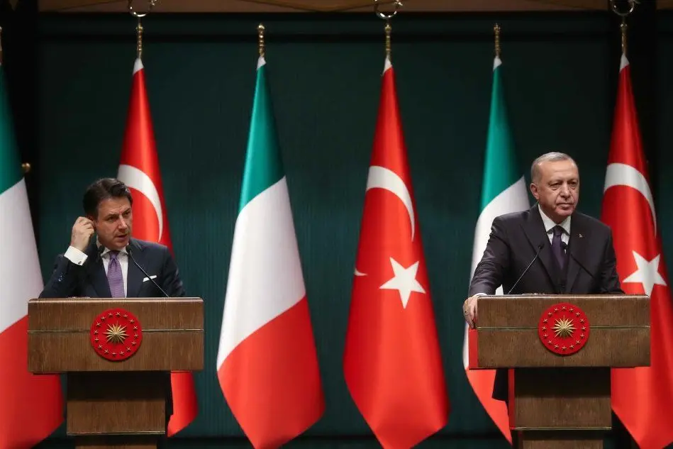 Conte ad Ankara col presidente turco Erdogan (Ansa)