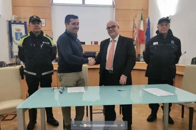La firma dell'accordo in Municipio (foto M.Pala)