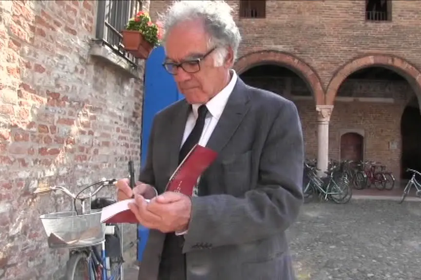 Addio a Carlo Ginzburg, un'intervista su immagini e potere