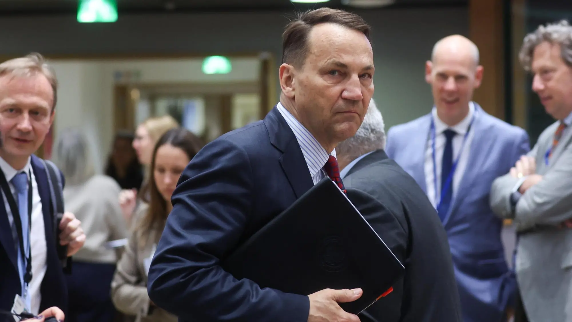 Ukraine, the Polish minister: «I do not rule out sending troops to Kiev»