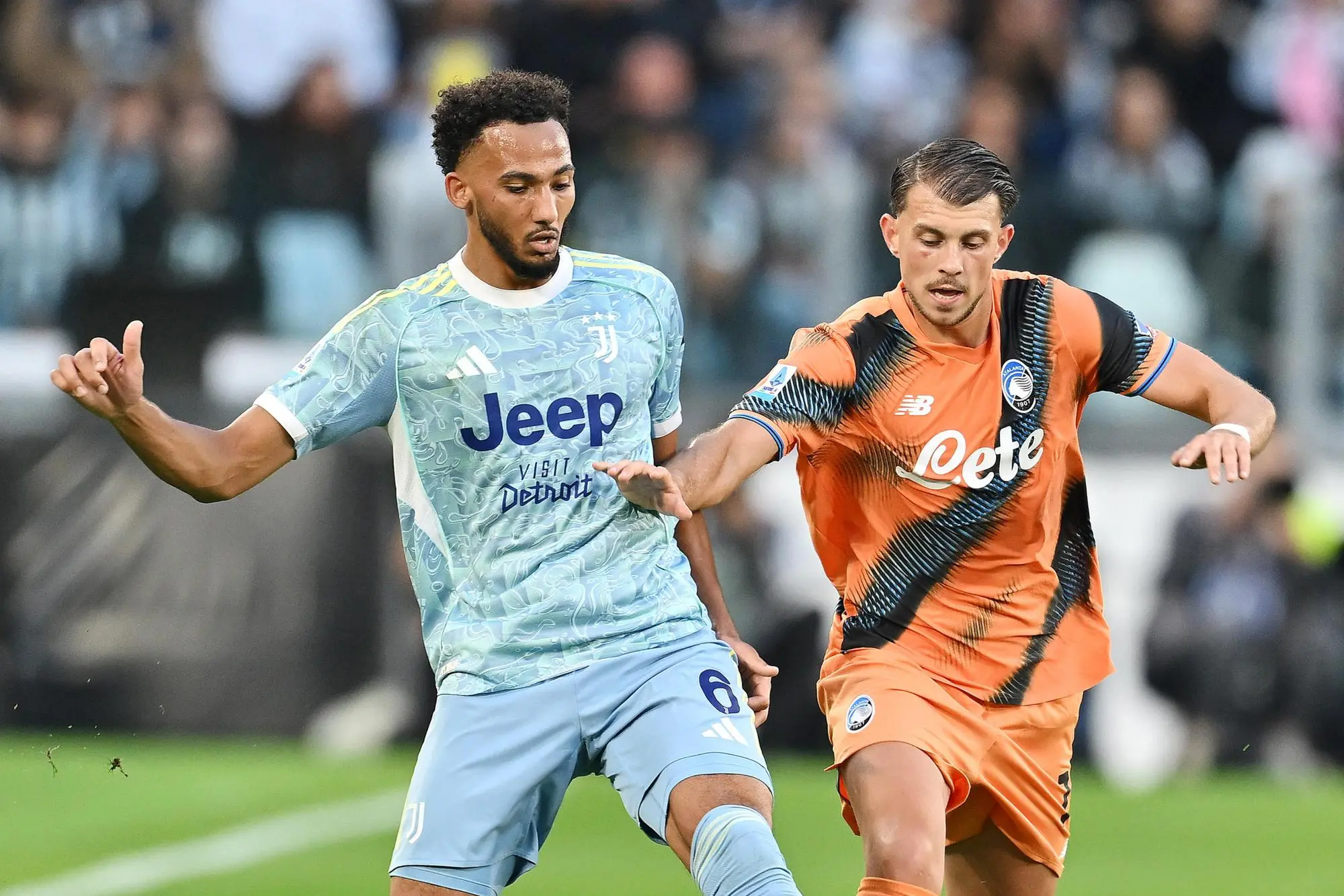 Juventus' Lloyd Kelly in action during the Italian Serie A soccer match Juventus FC vs Atalanta at the Allianz Stadium in Turin, Italy, 27 september 2025 ANSA/ALESSANDRO DI MARCO