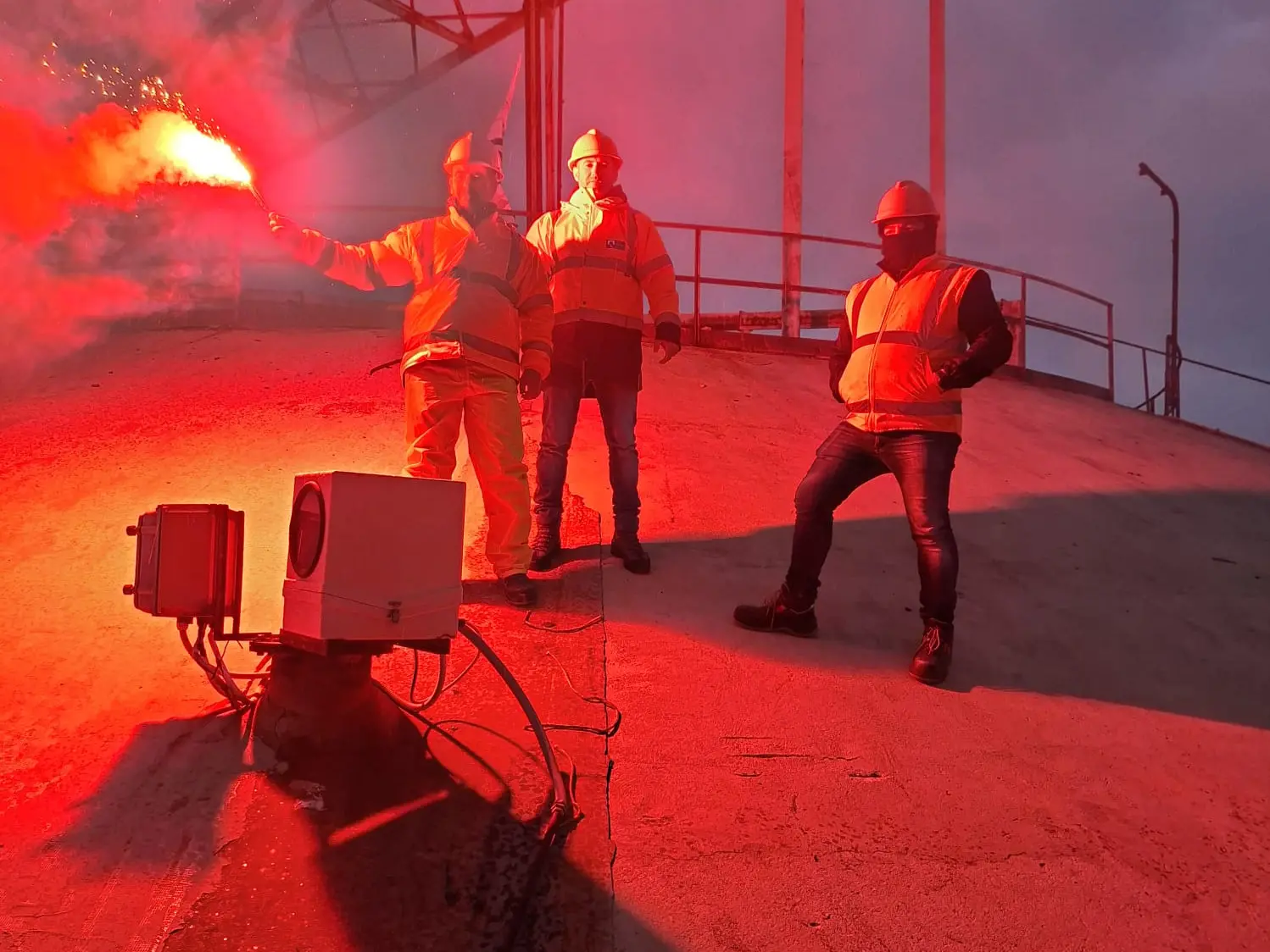 Lavoratori Eurallumina in presidio sul silo