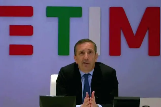 L'ad di Tim, Luigi Gubitosi (Ansa)