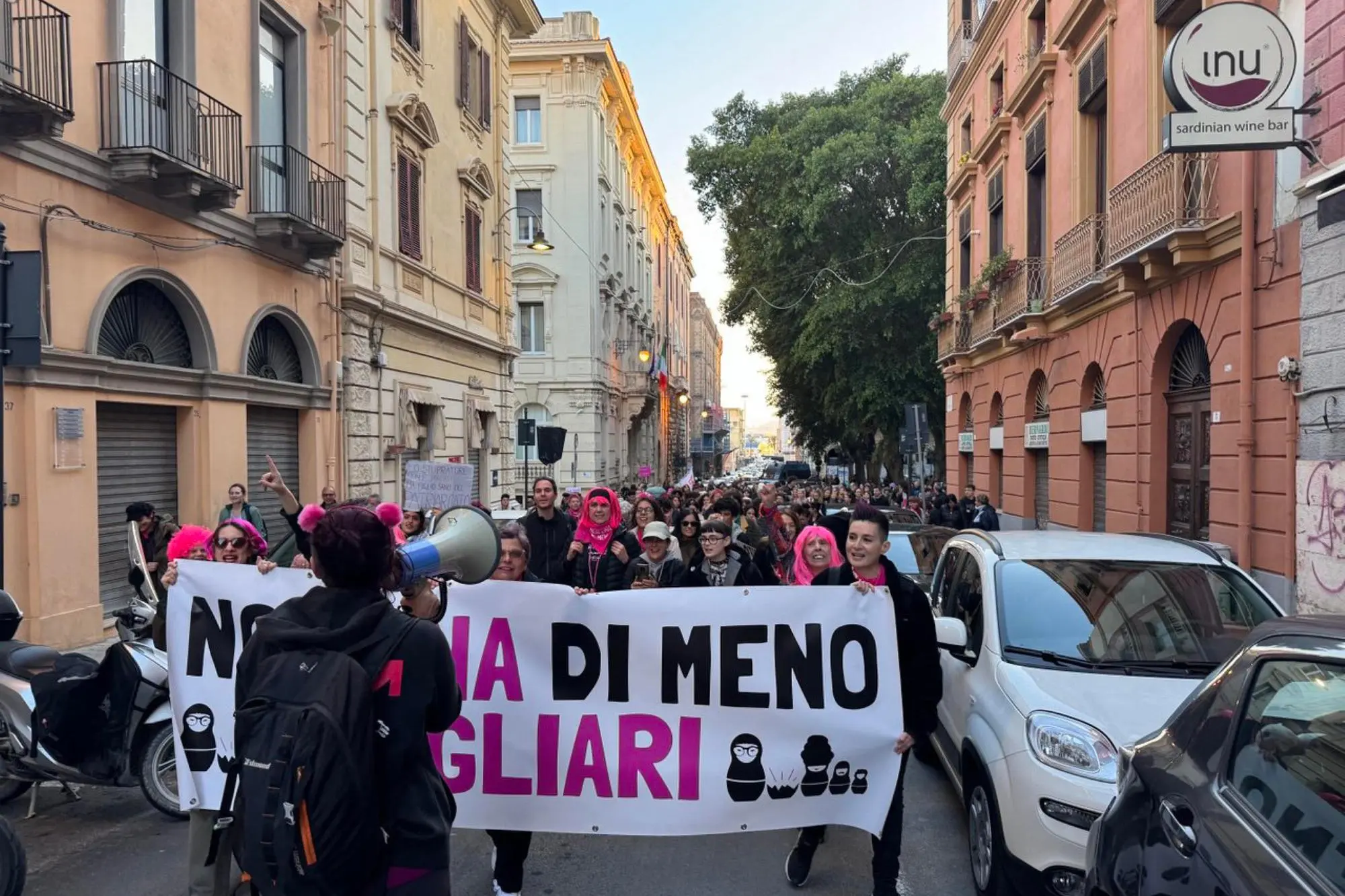 La manifestazione organizzata da "Non una di meno" a Cagliari (Ansa)