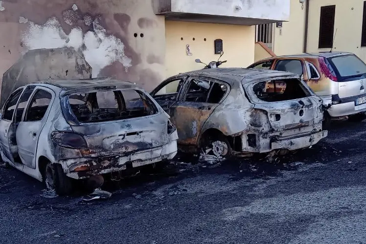 Die zerstörten Autos (Foto Pala)