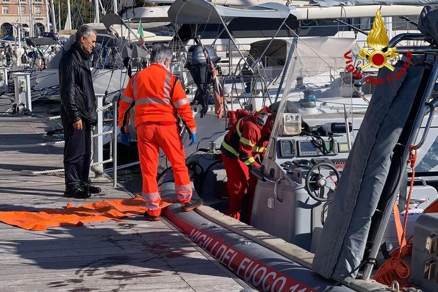 Cagliari, due pescatori cadono in mare: soccorsi, uno è grave