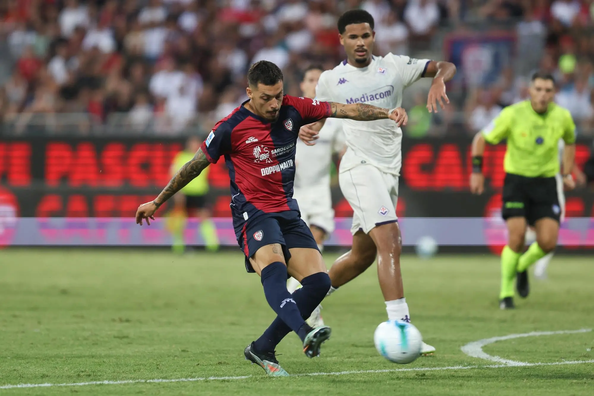 Gianluca Gaetano in Cagliari-Fiorentina (foto Ansa)