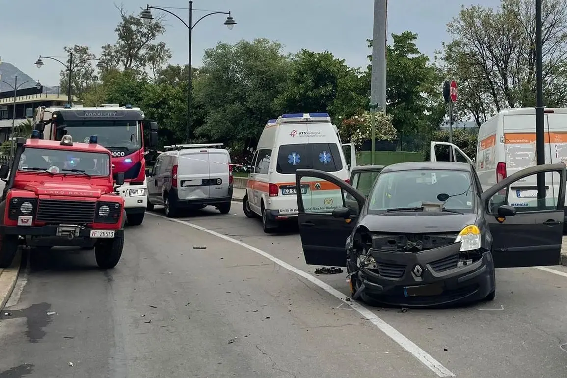 L'incidente a Olbia (foto Vigili del fuoco)