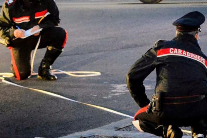 Auto piomba sui carabinieri che recuperavano un veicolo rubato: tragedia sfiorata sulla 126