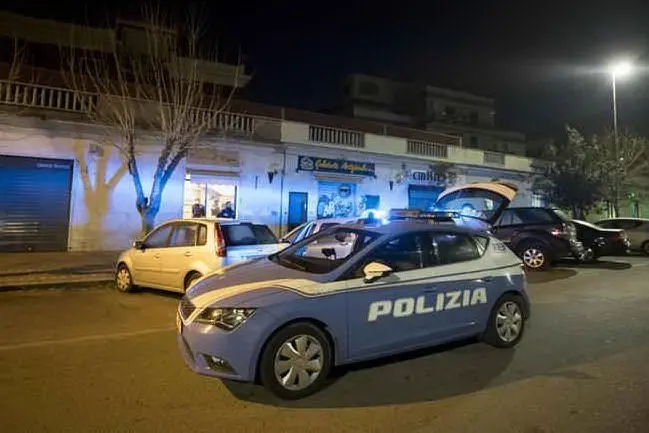 Polizia in provincia di Roma (Ansa)