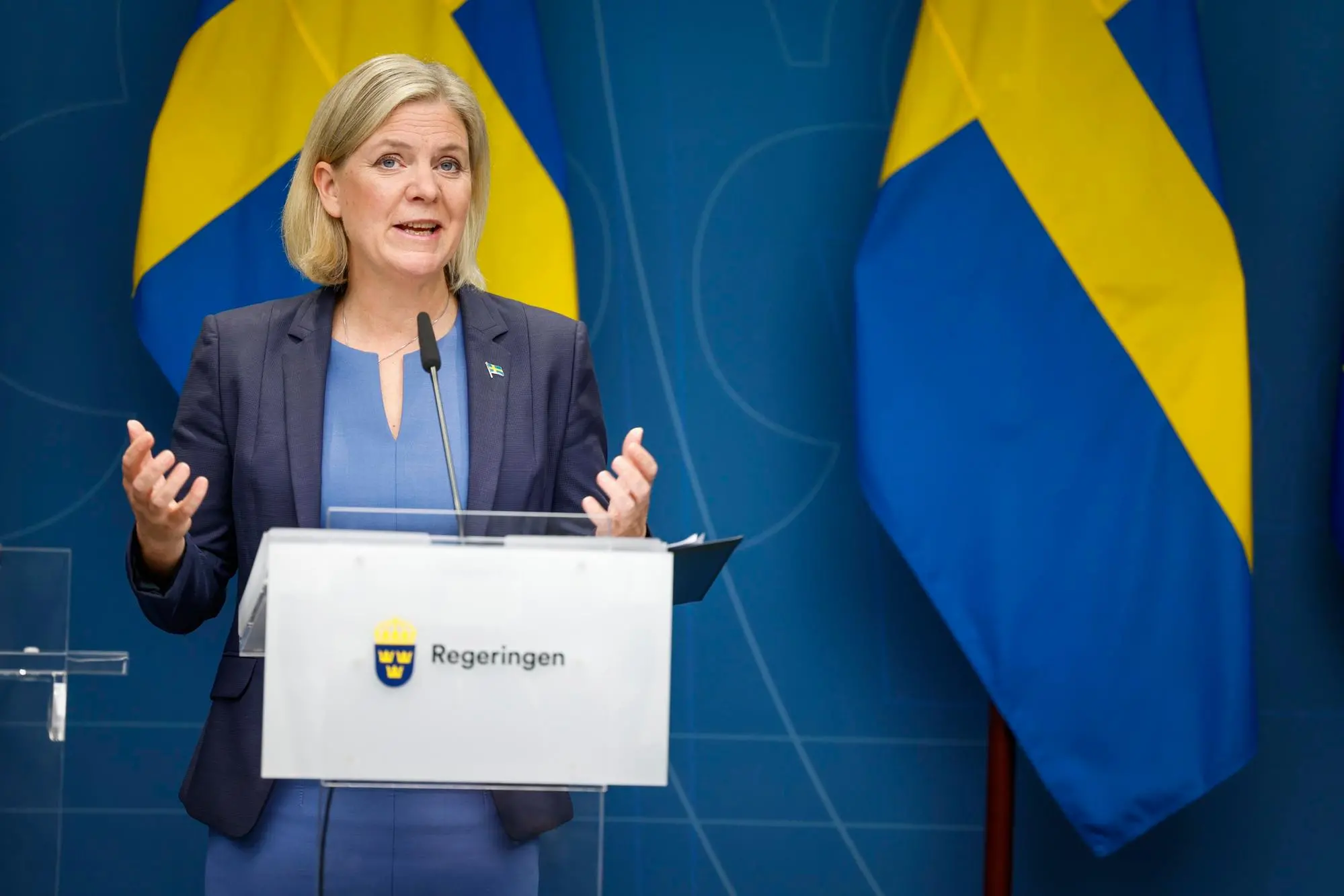 epa10184245 Sweden's Prime Minister Magdalena Andersson gives a news conference in Stockholm, Sweden, 14 September 2022. Andersson said she will resign, as final election results are near. Sweden held general elections on 11 September. EPA/JESSICA GOW SWEDEN OUT