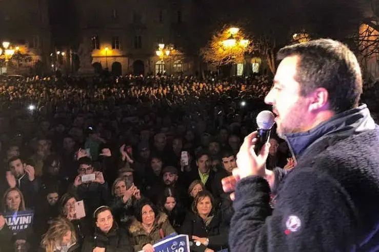 Salvini in piazza a Sassari (da Instagram)