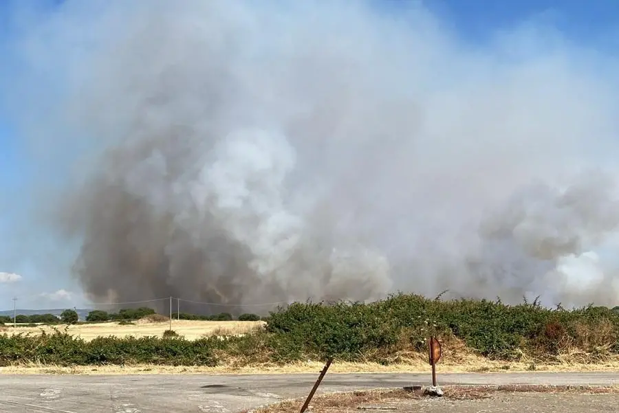 Incendio a Pozzomaggiore (Floris)
