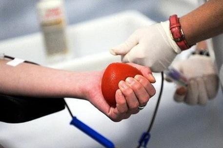 L'appello a donare il sangue in Sardegna (foto Ansa)