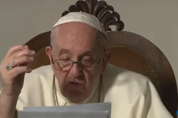 Un fermo immagine del videomessaggio del Papa (Ansa)
