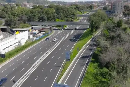 Tangenziale Napoli: con certificazione Mit prima Smart road Italia