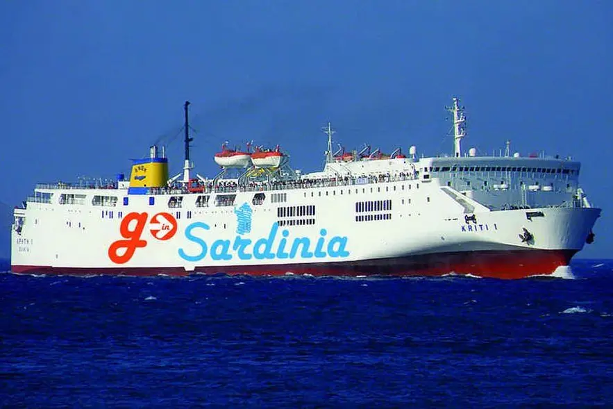 Una nave GoInSardinia