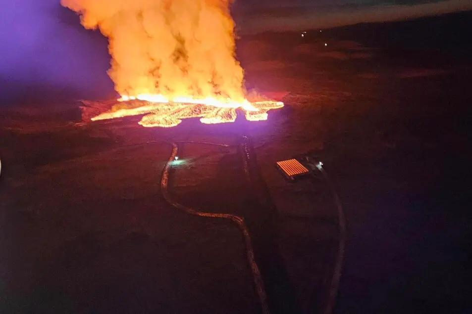 L'eruzione in Islanda (foto Ansa)