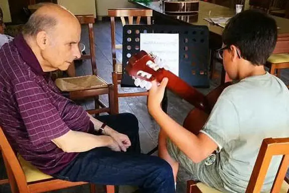 Il Maestro Marrosu con un allievo