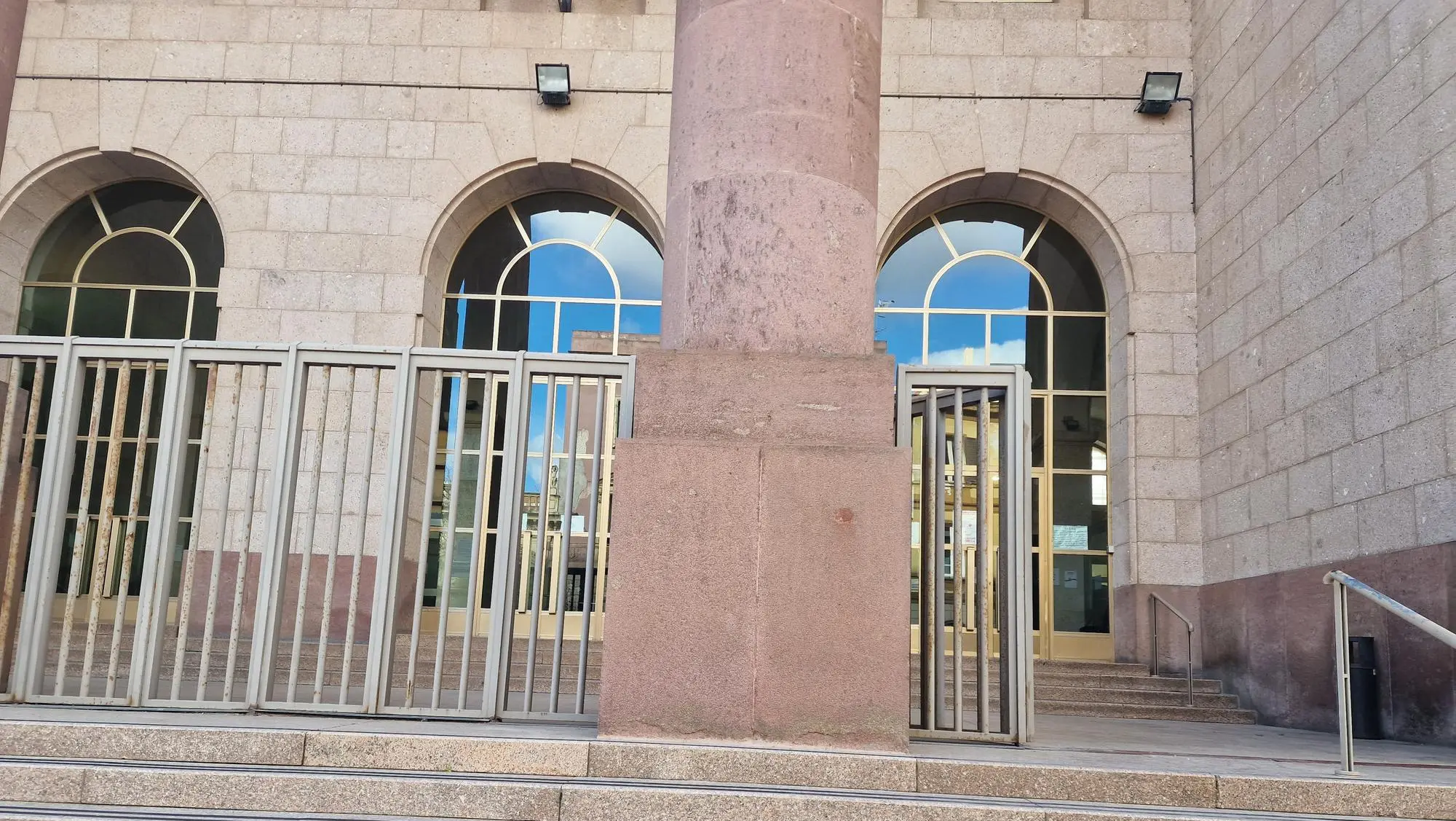 https://immagini.unionesarda.it/version/c:ODFkNjI4ODctNmI5Ni00:MmMxOTgwNTYtYWRlNy00/image.webp?f=16:9