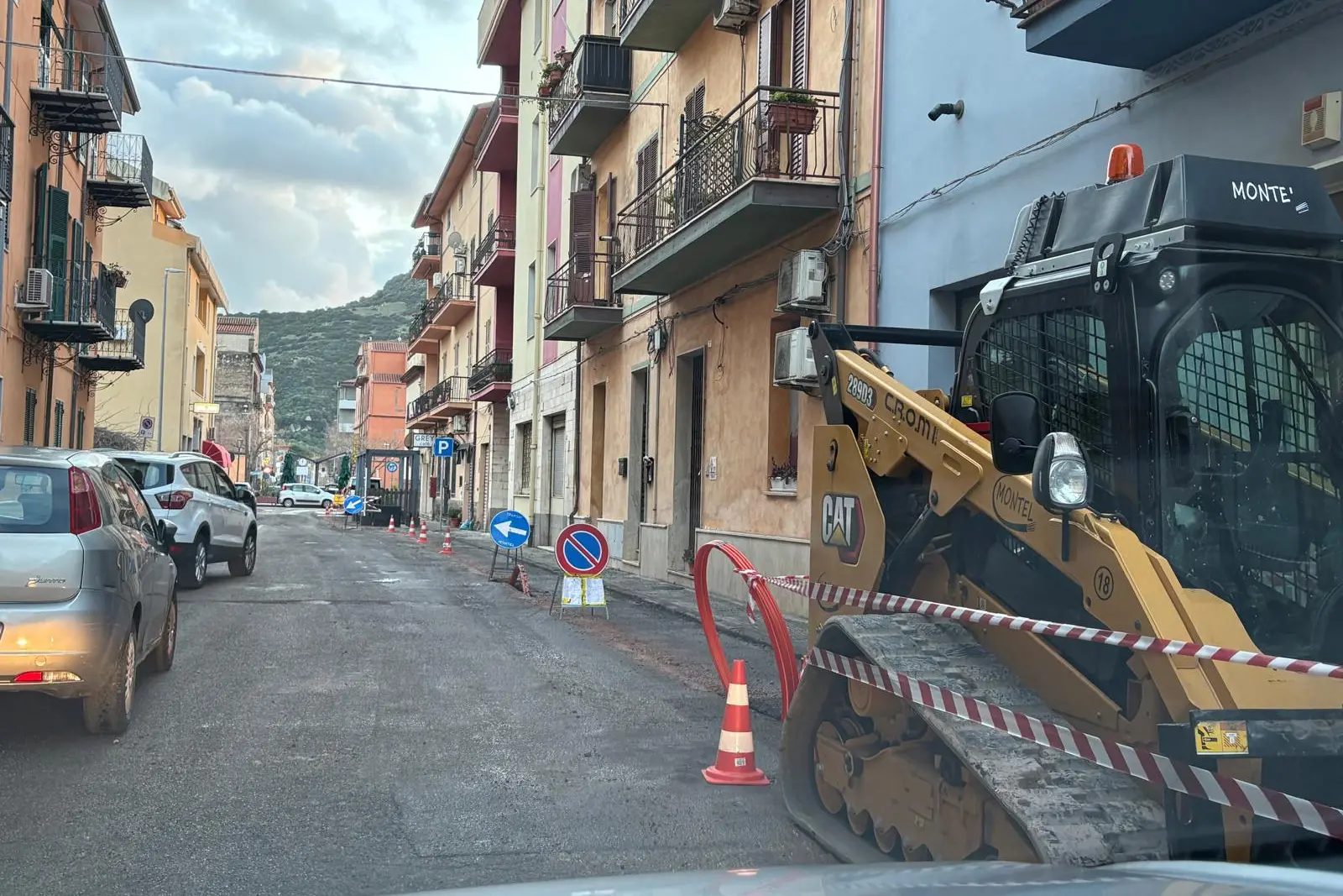 Cantieri per la posa fibra ottica a Bosa