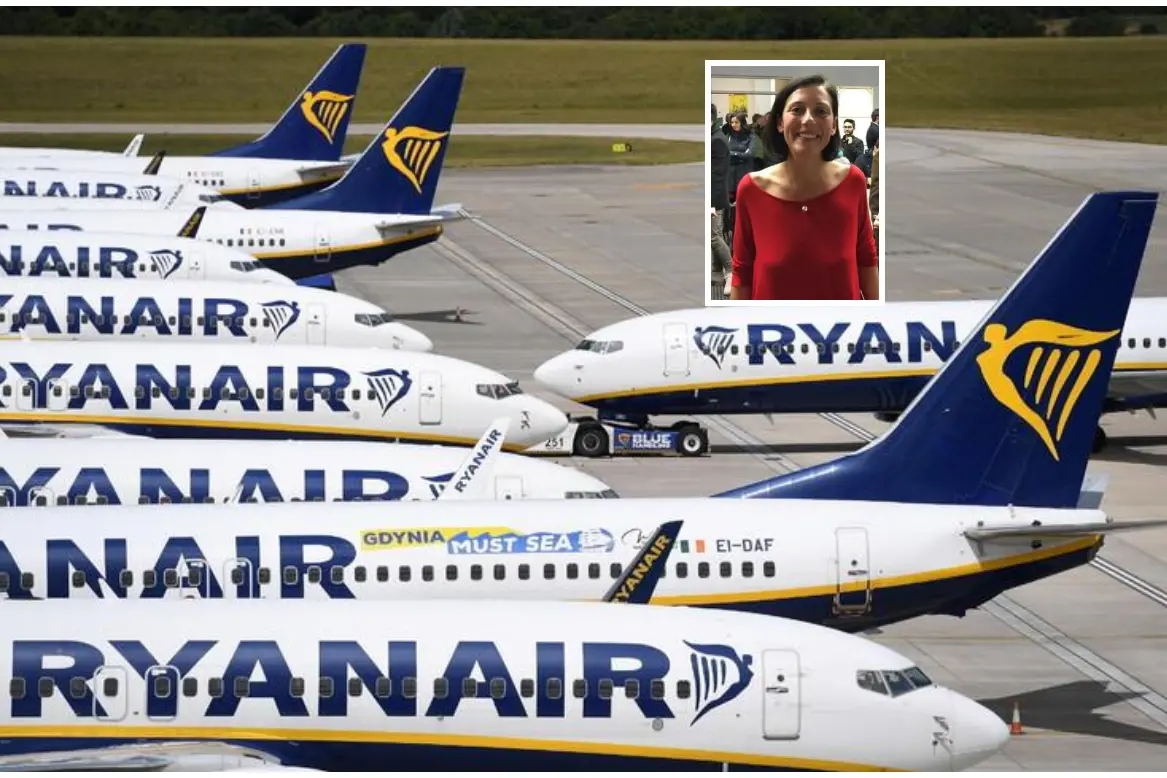 Aerei Ryanair, nel riquadro Francesca Ghirra (Ansa)