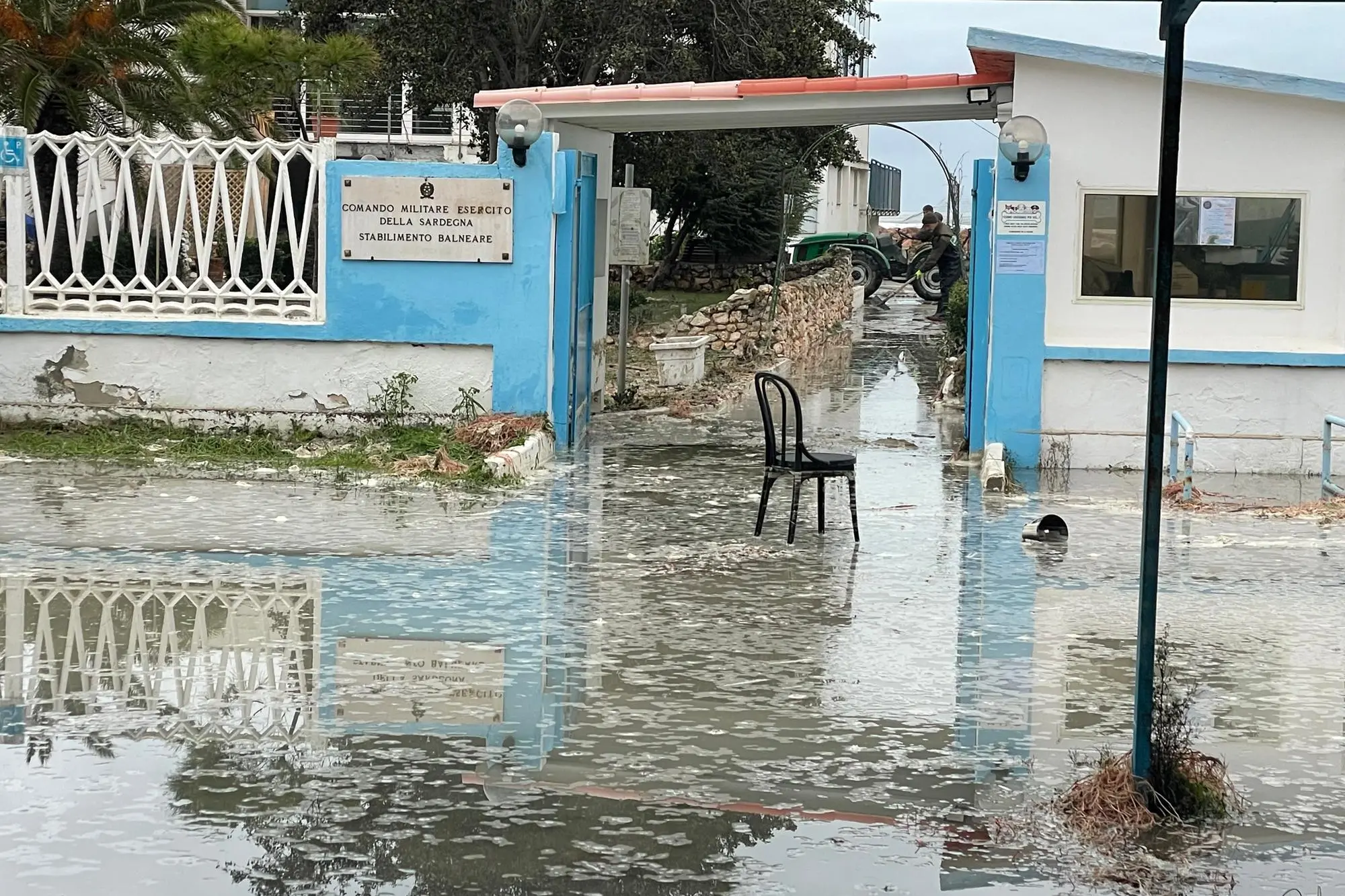 波埃托镇被洪水淹没的工厂（斯皮涅西摄）