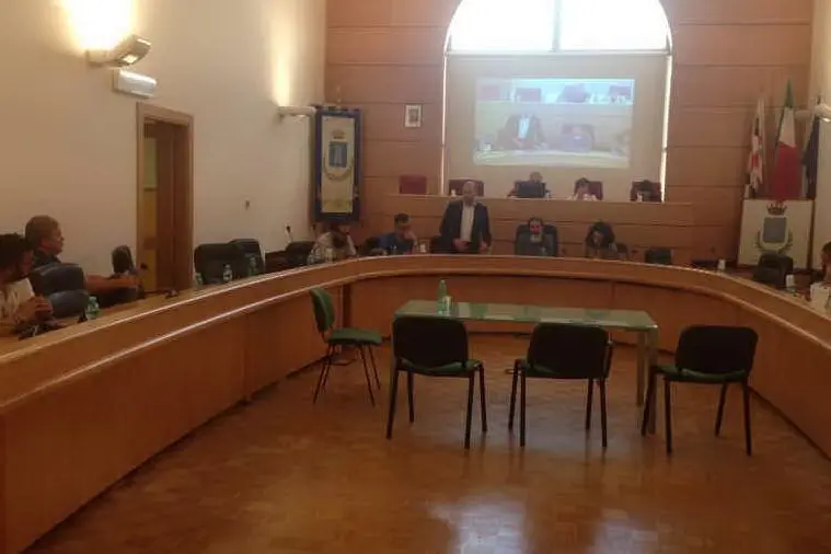 La sala del Consiglio (foto L'Unione Sarda - Pala)