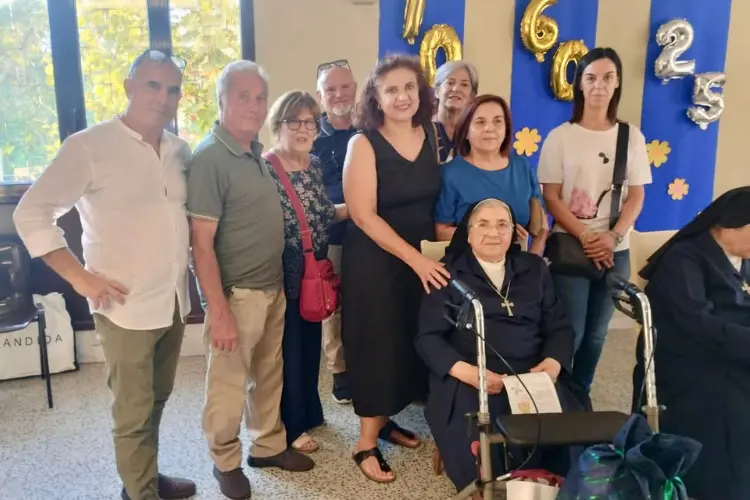 Suor Consuelita con i suoi familiari (foto concessa)