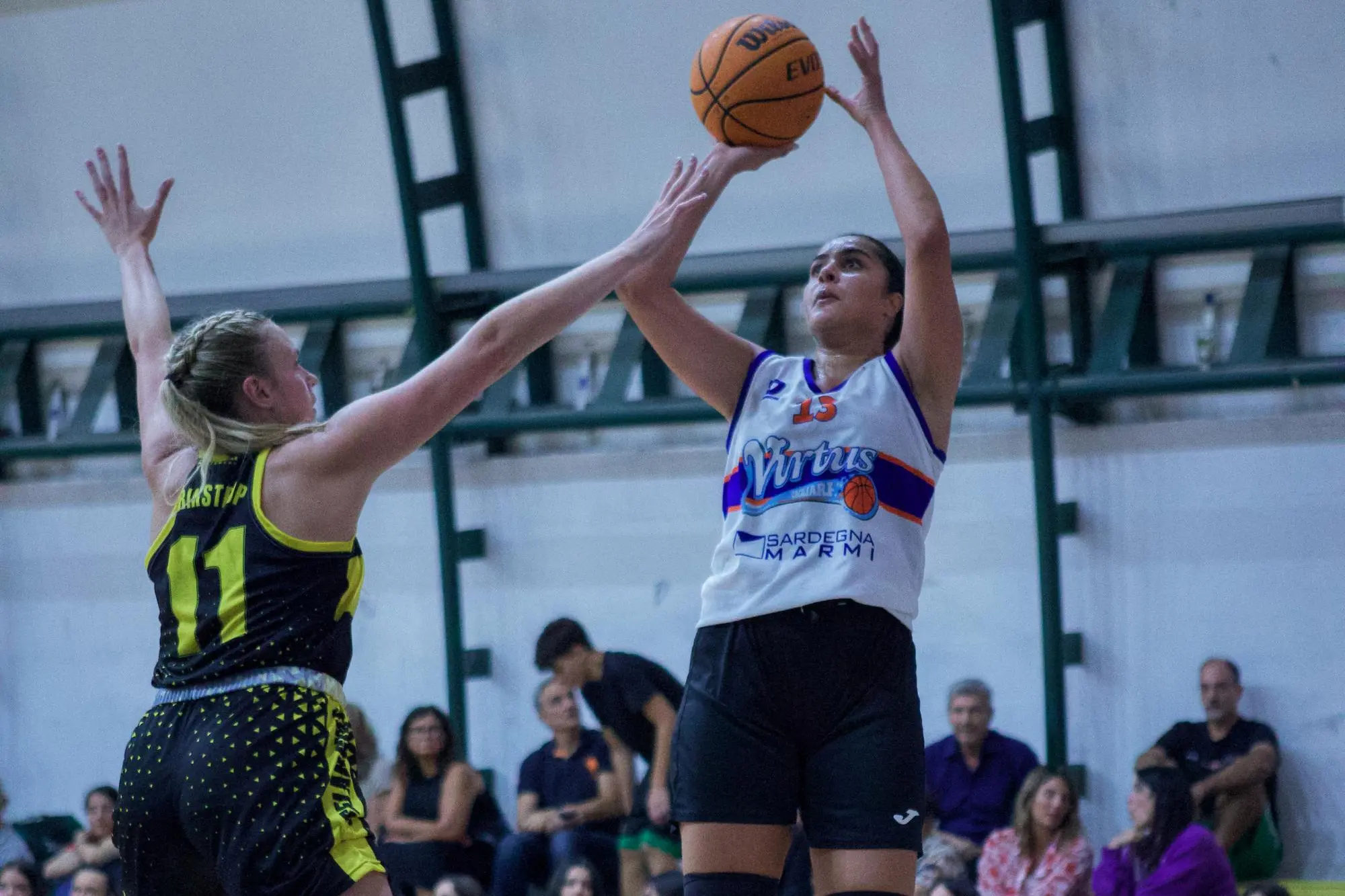 Mounia El Habbab, ala della Virtus Cagliari (foto Amerigo Pani)